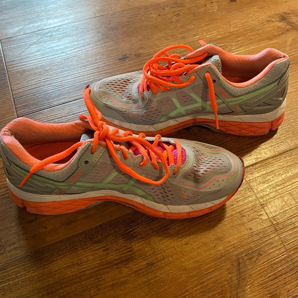 ASIC tennis shoes